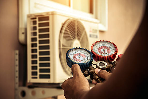 Professional Hvac technician working in Mulberry, NC